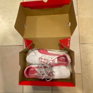 NWT PUMA tennis sneakers